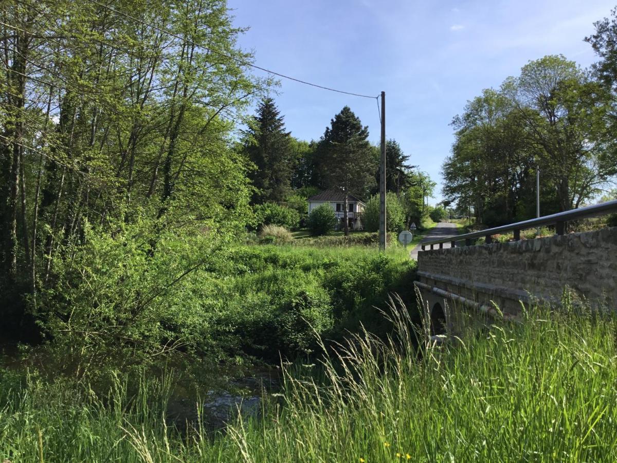 Le Petit Pont Lägenhet Magnac-Laval Exteriör bild